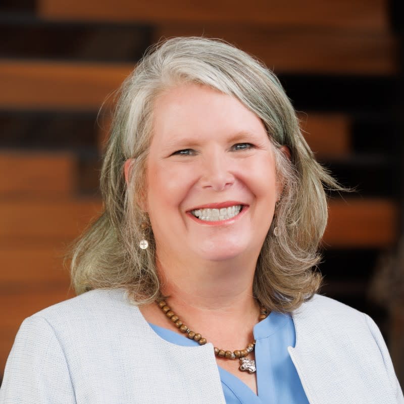 Susan Harris Headshot